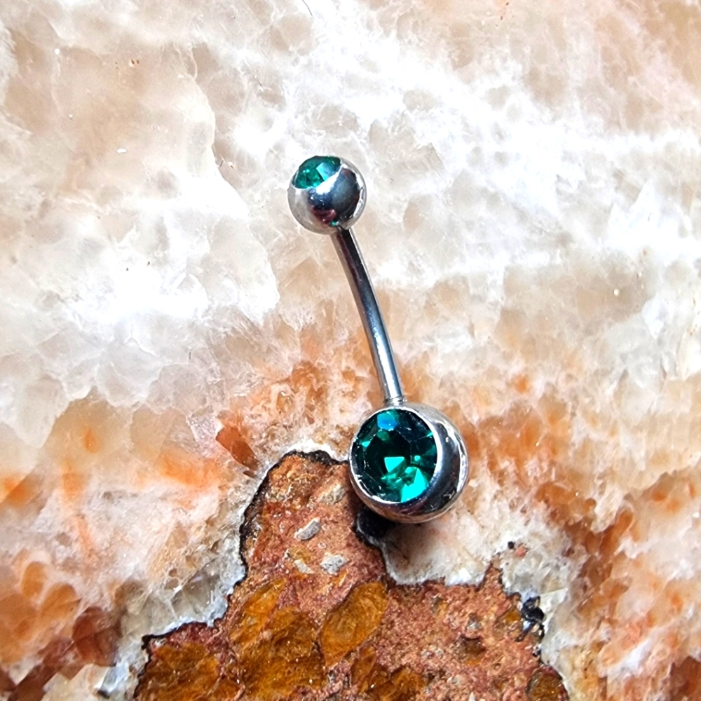 🆕️ Elegant Silver Surgical Steel Belly Ring with Green Gemstones May Birthstone